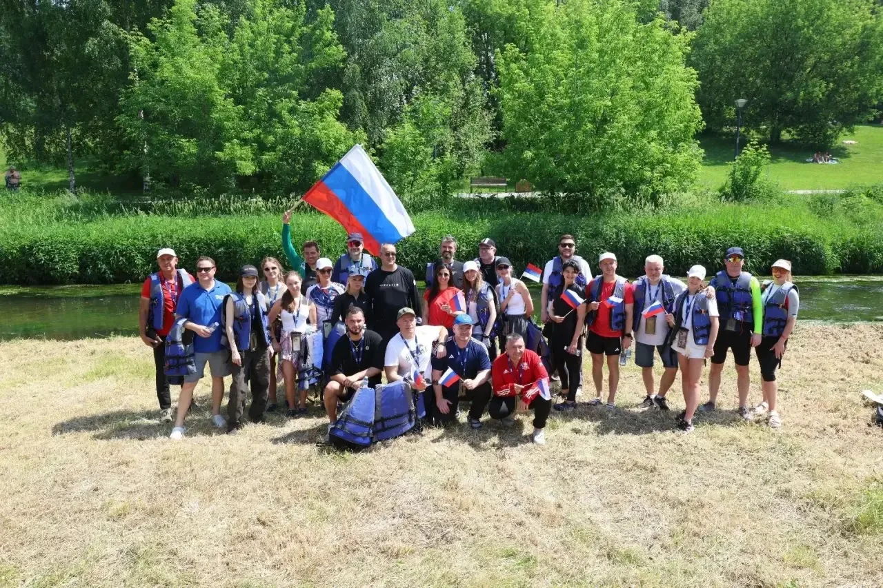 🇷🇺 В День России команда нашей Школы в составе директора Комзолова Павла Вячеславовича и заместите