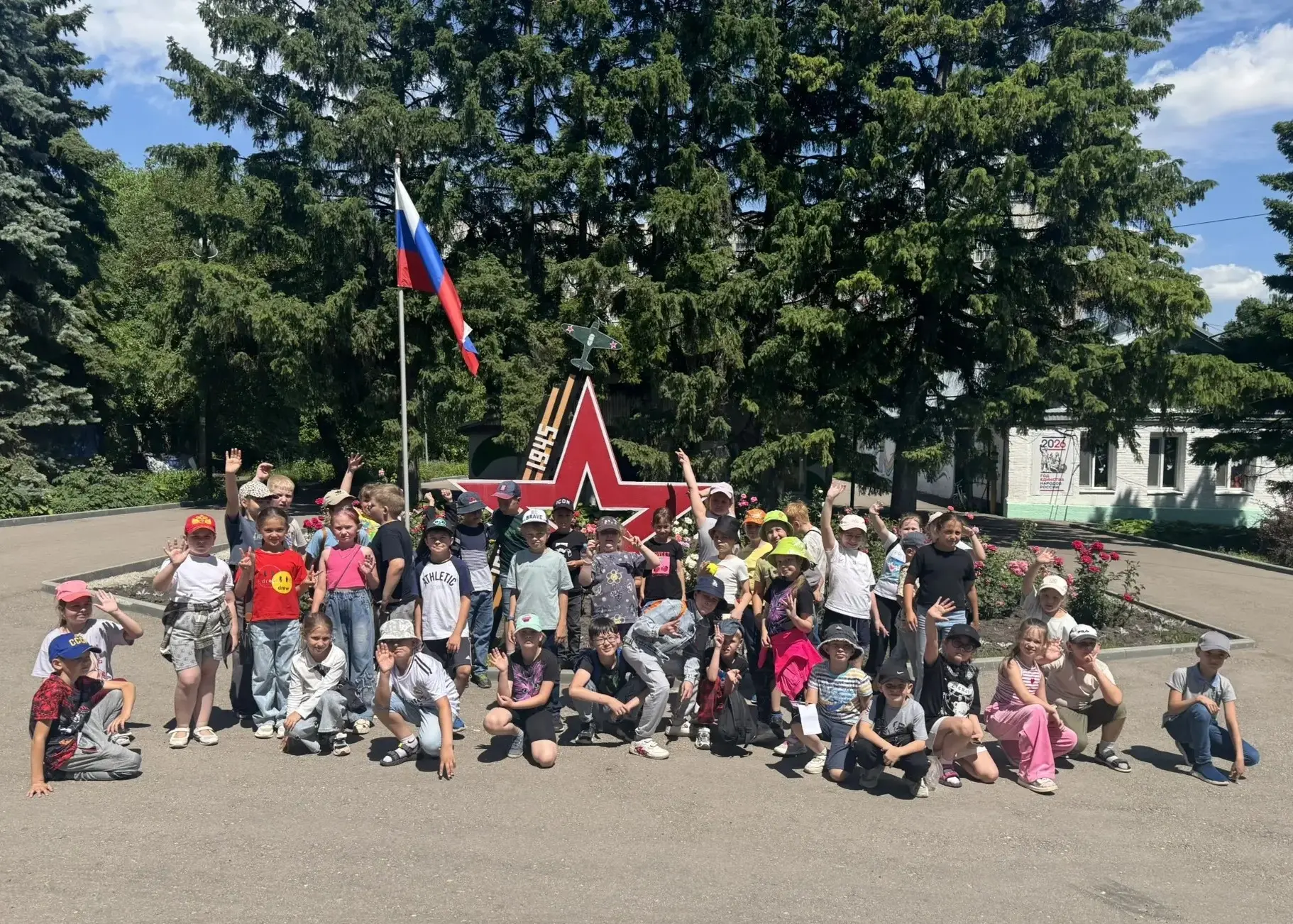 Юные исследователи познакомились с историей освоения космоса

В Областном центре экологии, краеведен