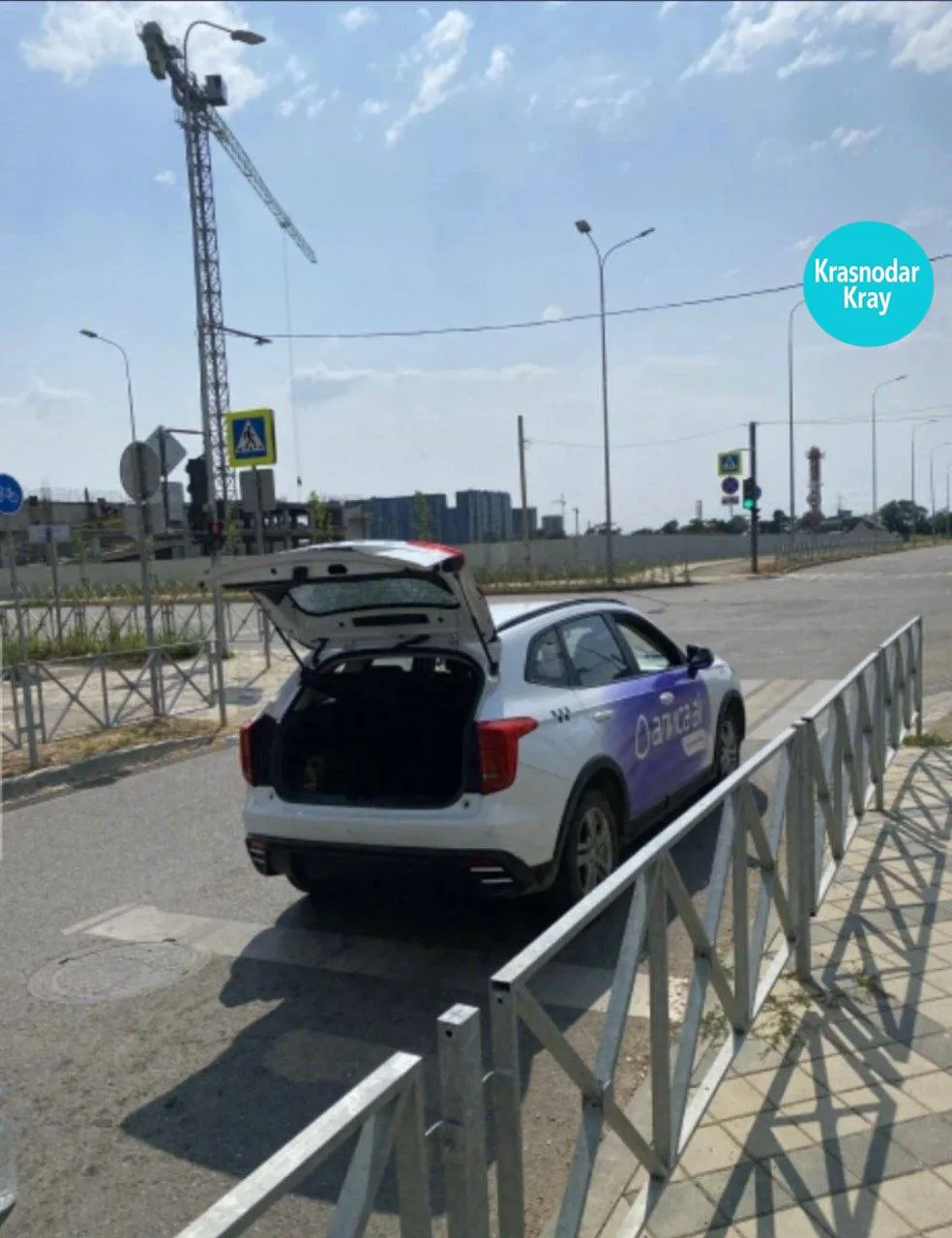 😱В Краснодаре неизвестный устроил стрельбу по машинам.

Жители поселка Знаменского пожаловались на 