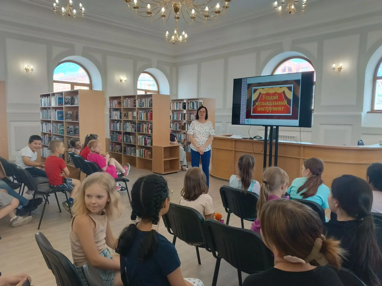 🇷🇺 Погружение в русские традиции в главной библиотеке области! 📚✨

В рамках Года единства народов