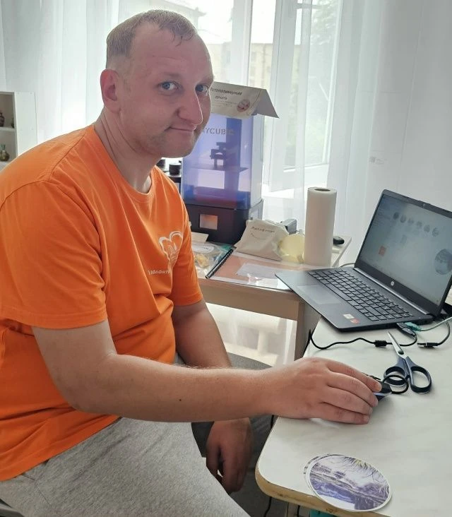 В мастерской креативных технологий "КреативLAB" мастера при помощи сублимационной печати изготавлива