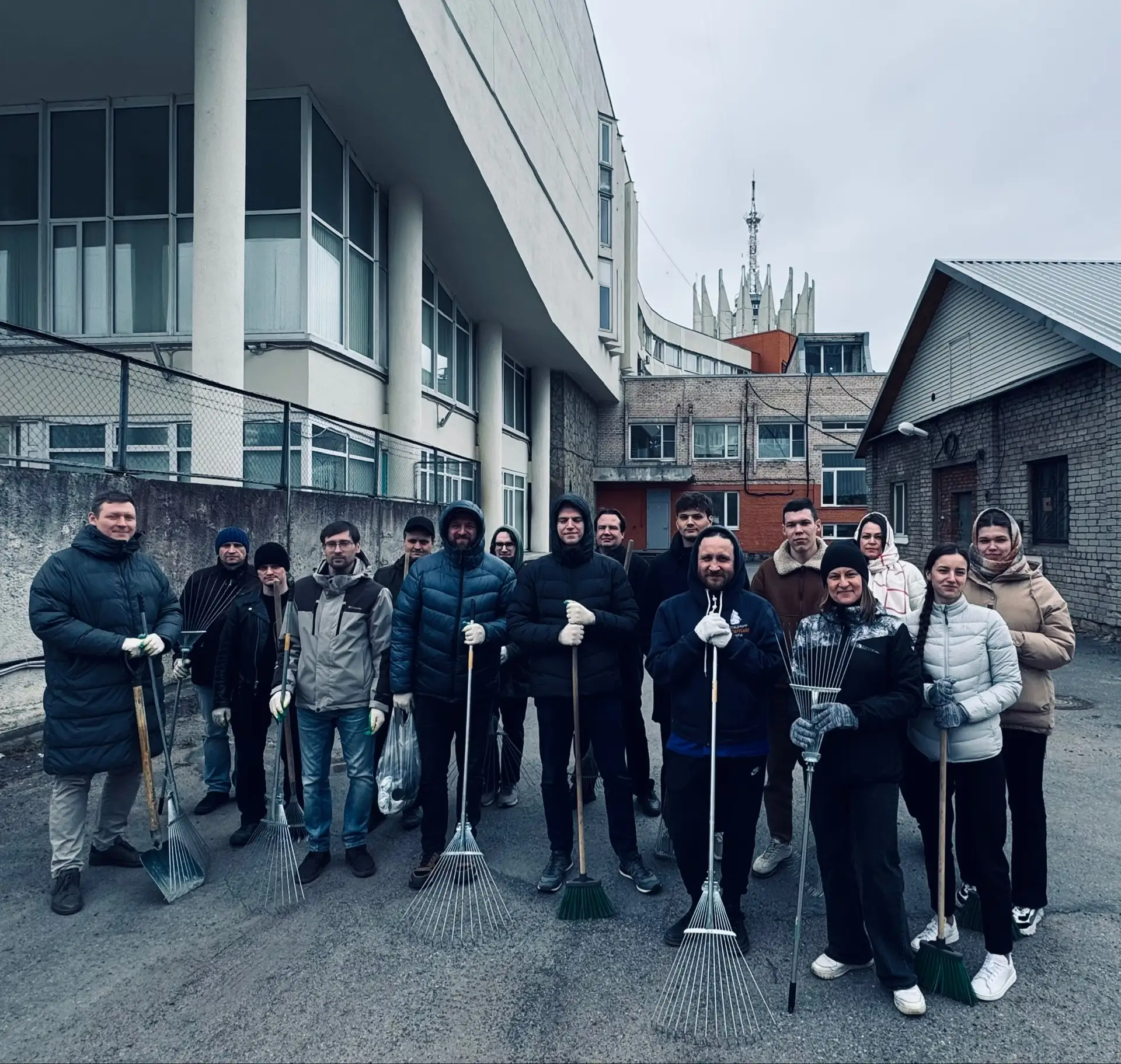 🧹«МИР! ТРУД! МАЙ!» - под таким девизом в ЦНИИ РТК провели традиционный субботник