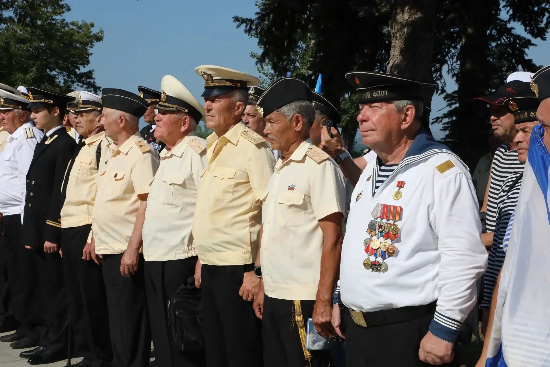 🌊 С Днём Военно-морского флота!

Сегодня в Парке Победы у Мемориального комплекса морякам Башкортос