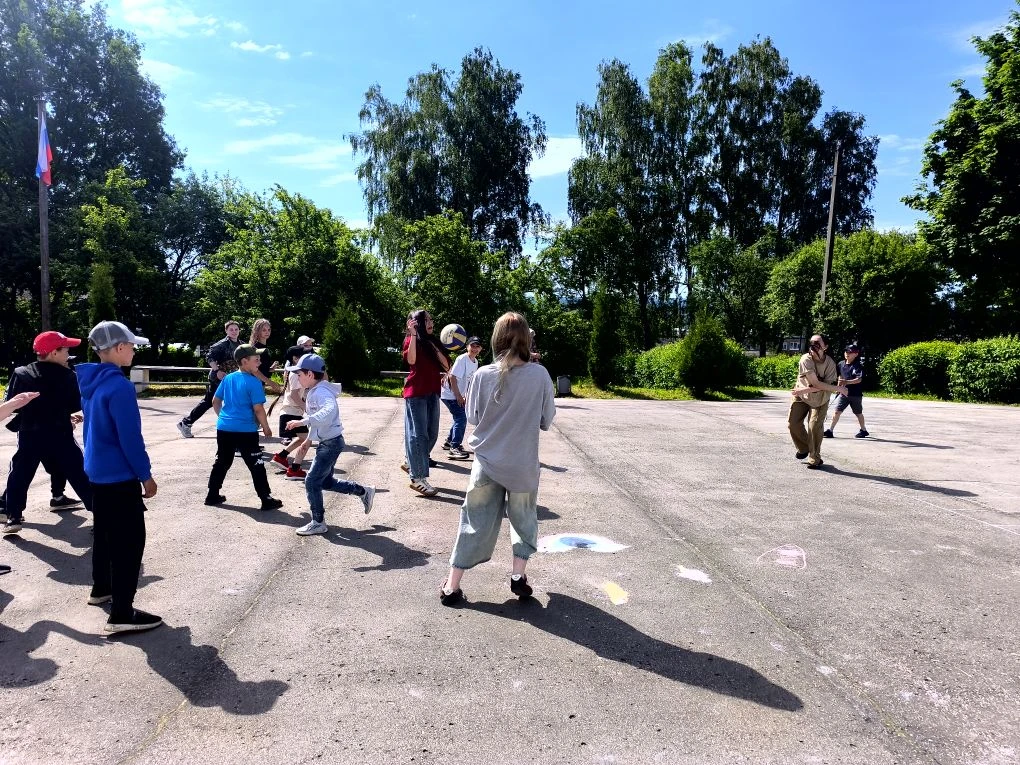 Спорт в нашем дворе: где начинается настоящая дружба и азарт 🏀🎾🏄‍♂️