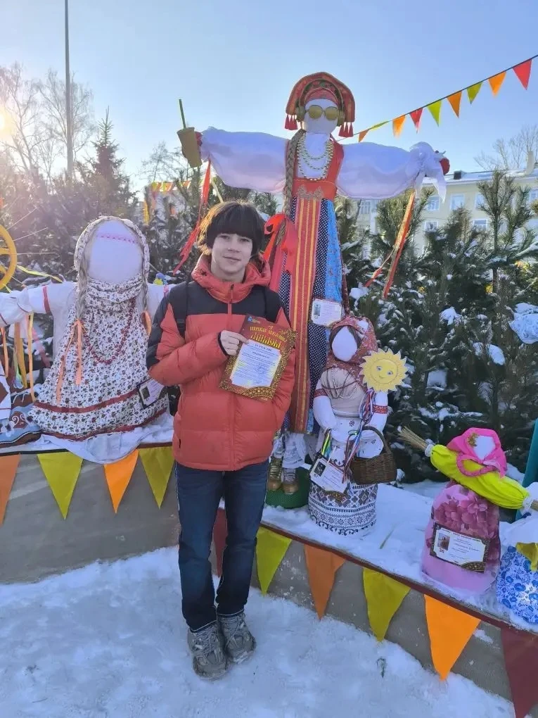 Поздравляем команду талантливых учеников и родителей 9 "В" класса Исайкиных Елену Евгеньевну и Макси