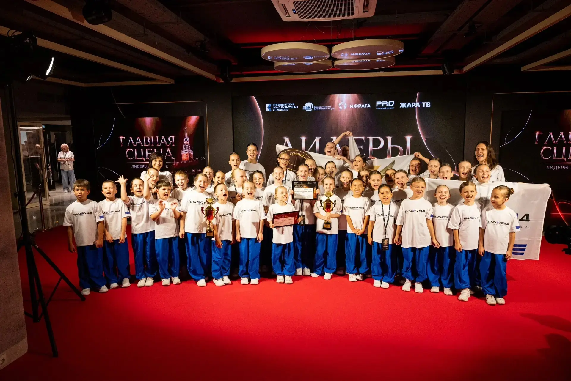 В июне наш танцевальный коллектив "Танцеград" принял участие в телевизионной премии "Гл...
