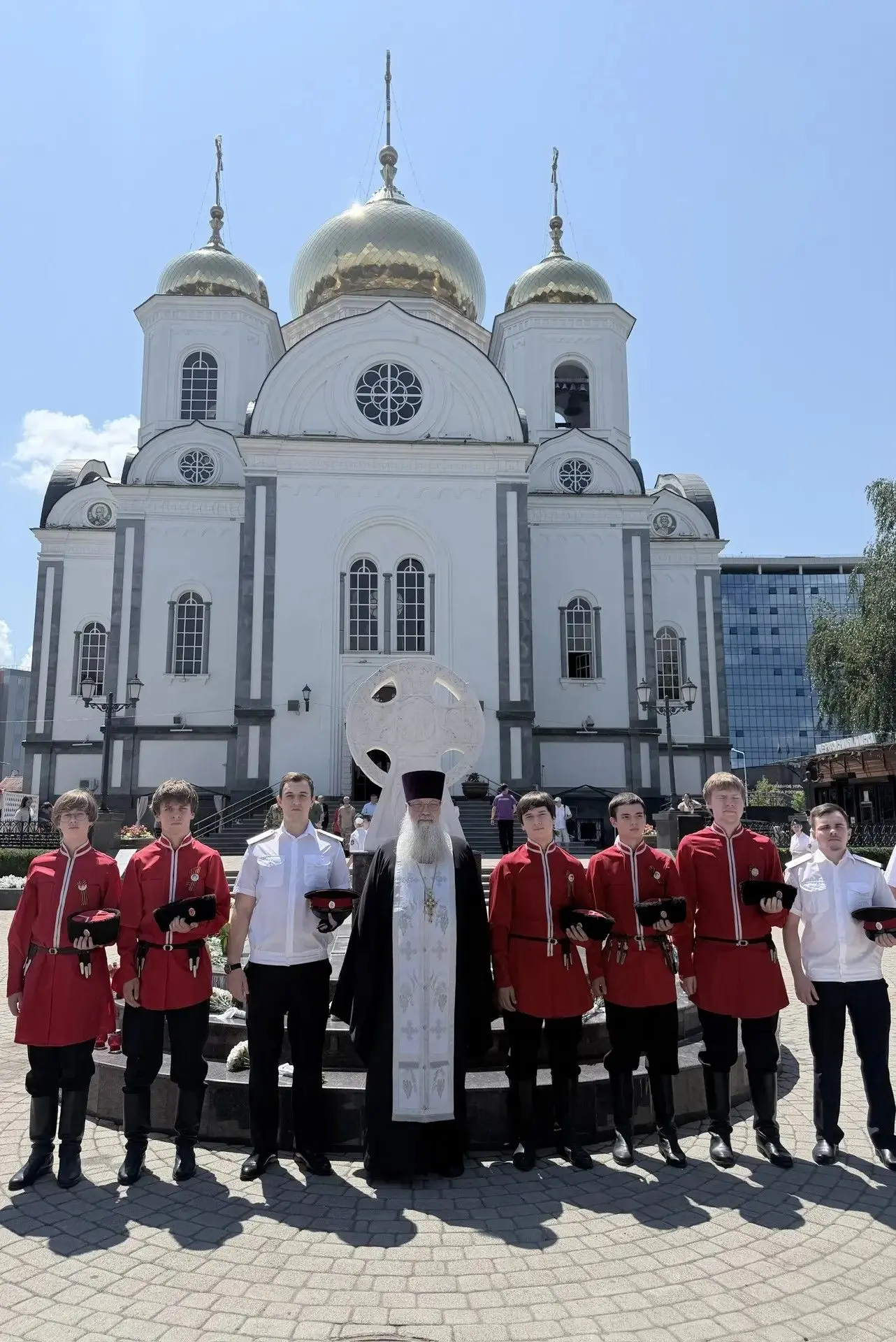 Казачий парадный расчёт школы № 8 принял участие в акции в честь Дня памяти детей — жертв войны в До