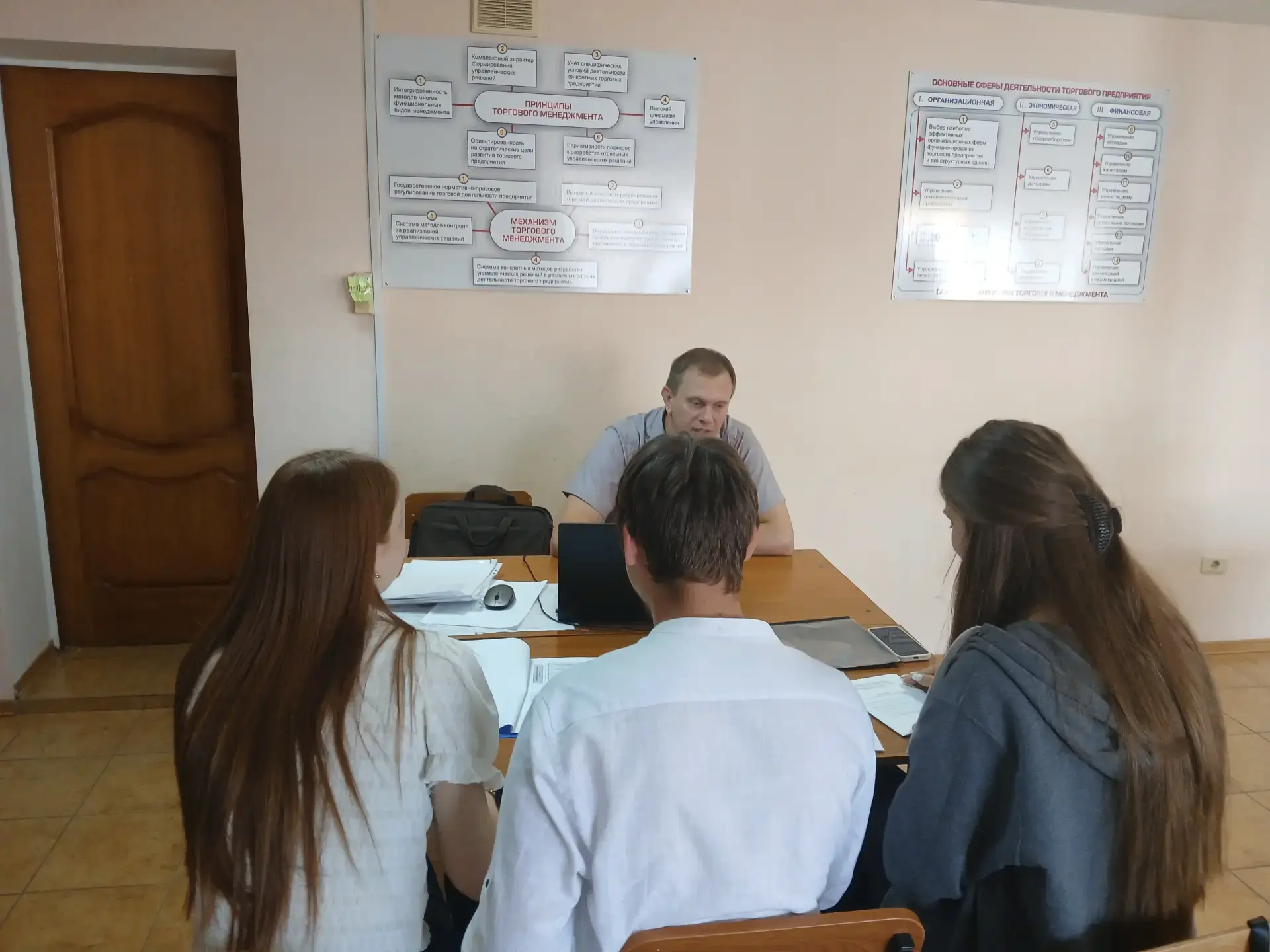 👥Студенты 2 курса очно-заочной формы обучения экономического факультета приступили к реализации про