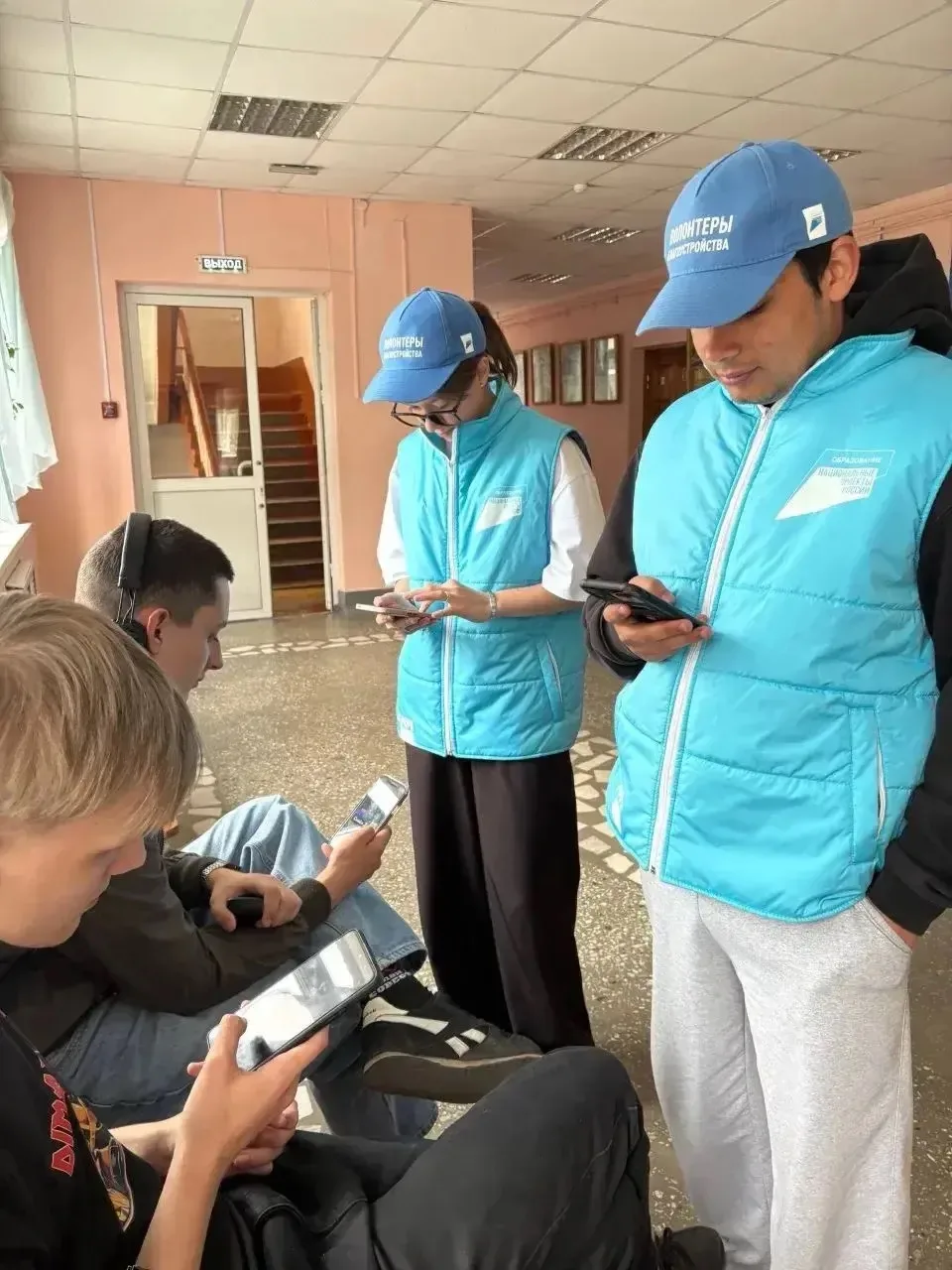 ✈ «Есть контакт!»🚀Новости от советника ✈

Решаем вместе: в нашем колледже проходит голосование за т
