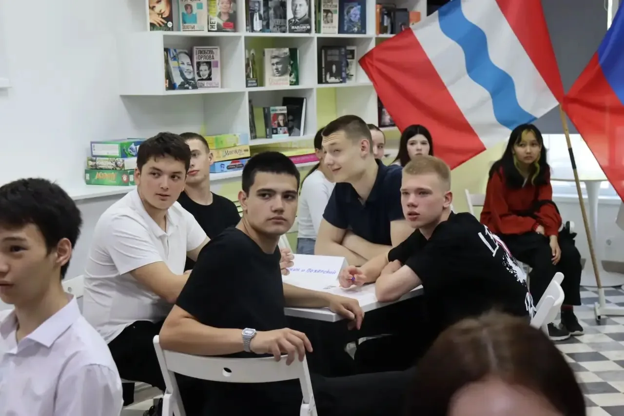 В Первой детской библиотеке (ул. Стальского, 7) прошёл интеллектуальный квиз «Моя стран...