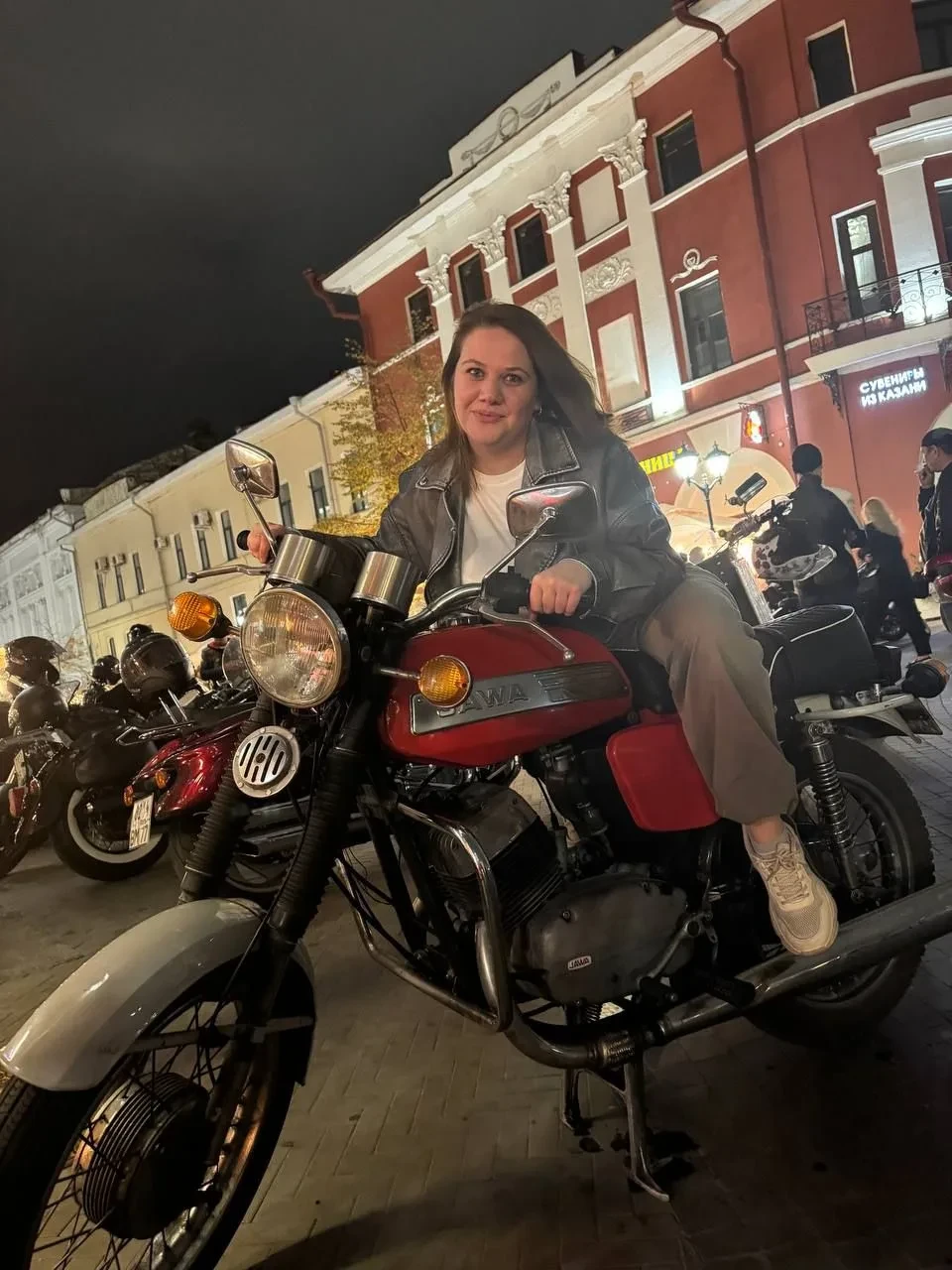 👧 Крис, 32