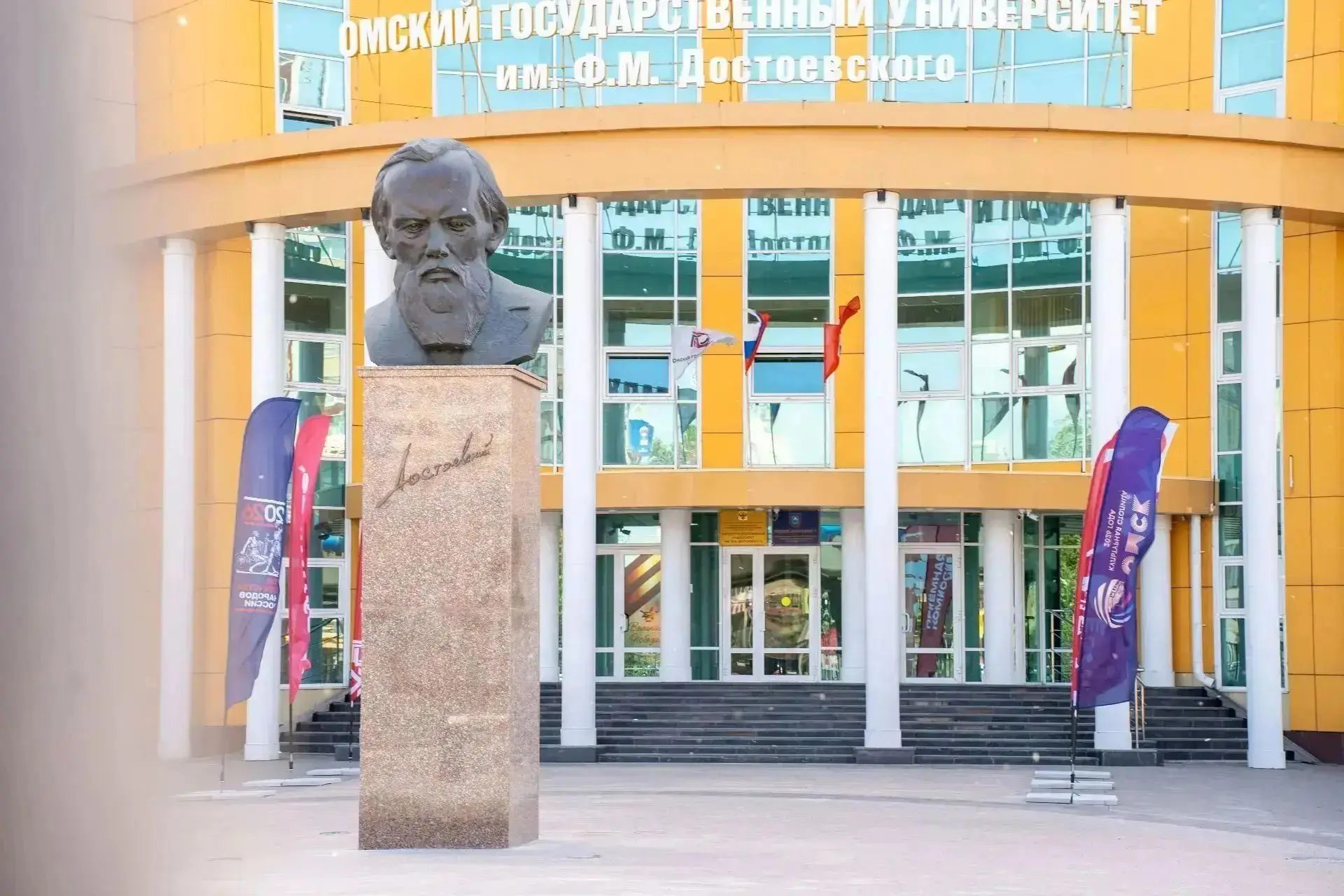 ⚡️ Приёмная кампания 2026: ОмГУ побил рекорды по числу абитуриентов и заявлений
