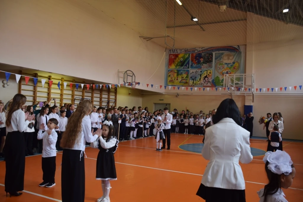 🔔 В школе-интернате села Толька прошла линейка в честь Дня знаний и старта нового учеб...
