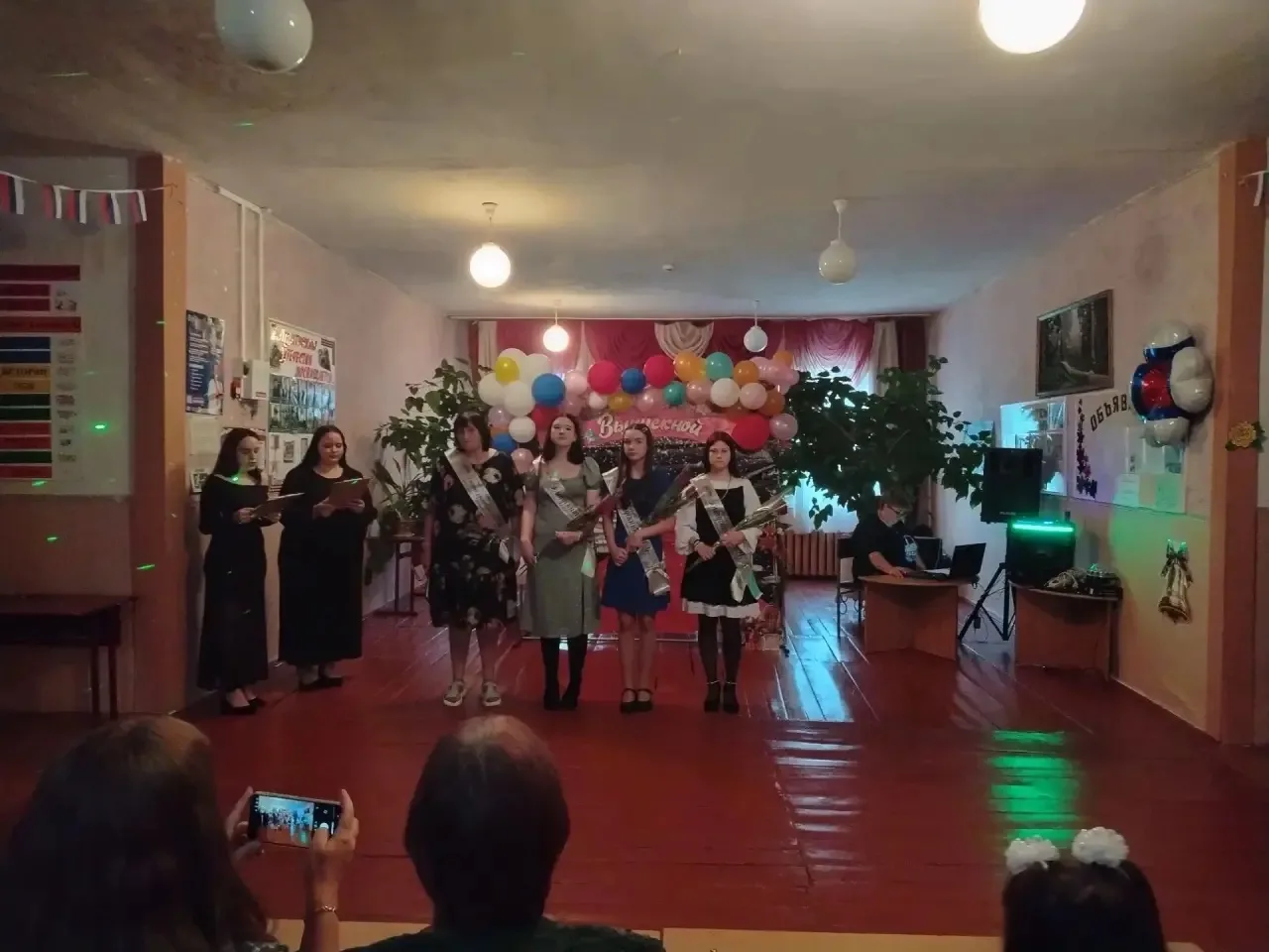 Выпускной вечер — 2026: Школа провожает во взрослую жизнь ✨

 27 июня в нашей школе прошёл один из с