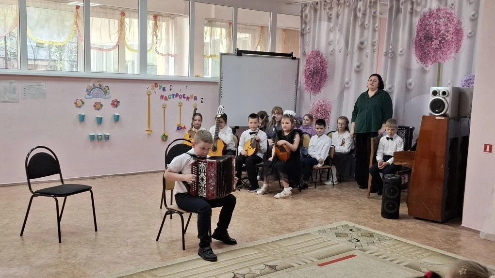 Обучающиеся детской школы искусств Фокинского района г.Брянска сегодня выступили с заме...