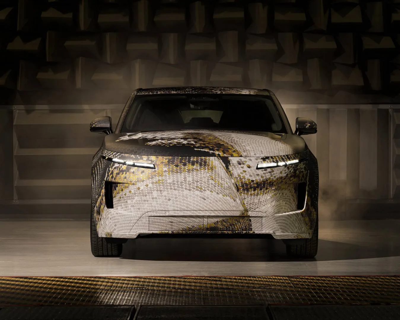 Range Rover выпустит самую легковую модель — кросс-купе Range Rover GT.

Это новинка с заниженной ли