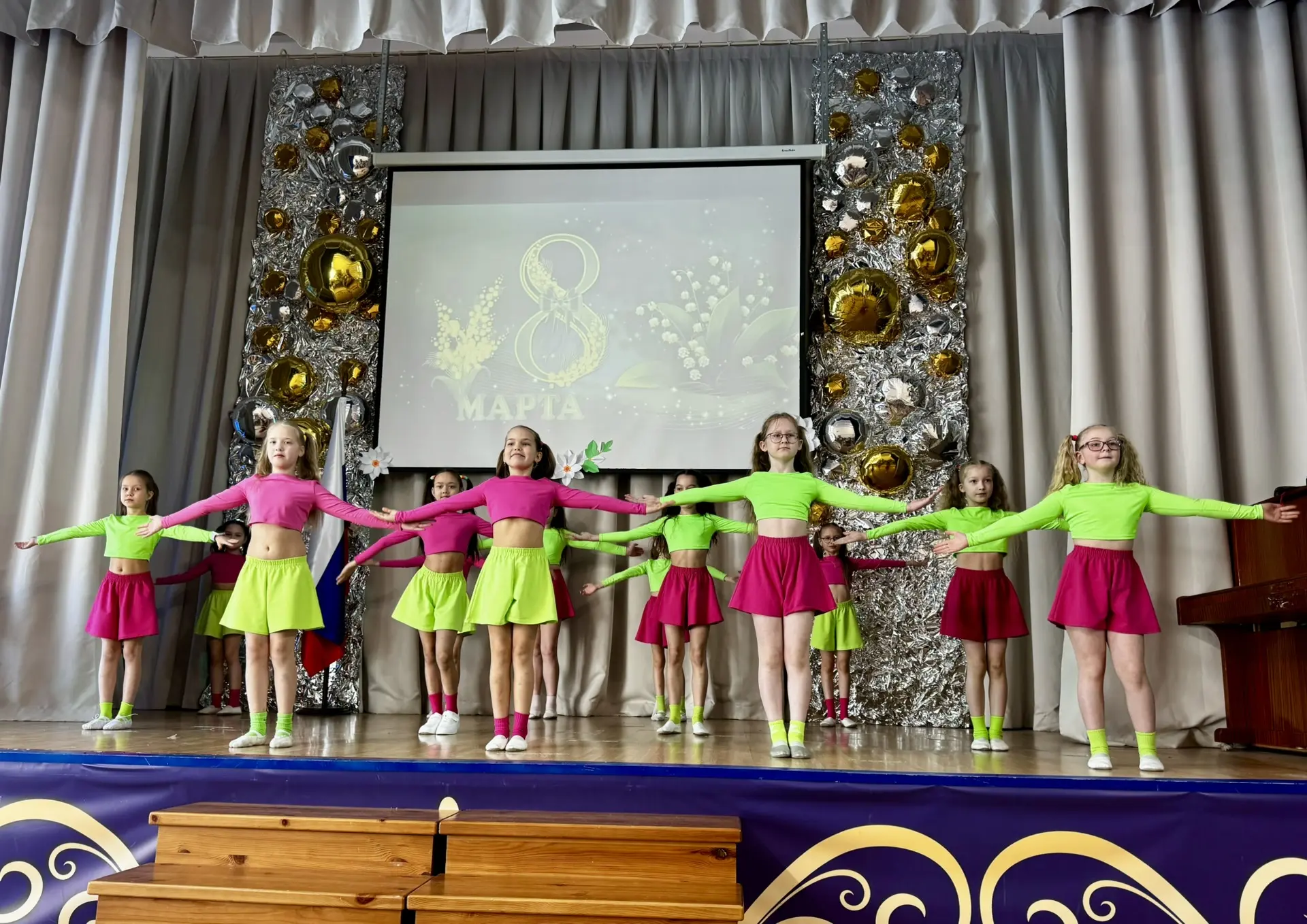 💐Дорогие женщины! Поздравляем вас с Международным женским днем — 8 марта!  🤗Сегодня хочется выразить