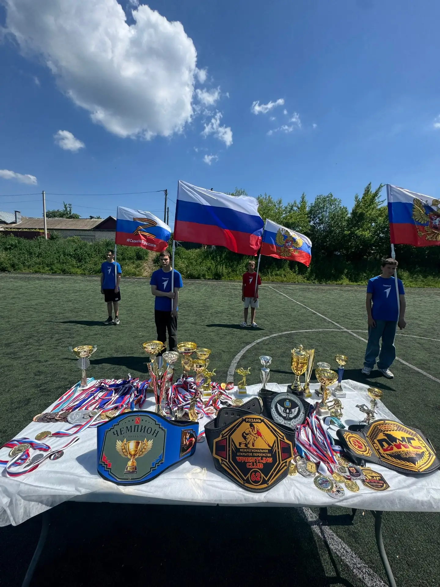 🇷🇺 В канун Дня России на стадионе Уваровщинской школы развернулось яркое и значимое событие — пока