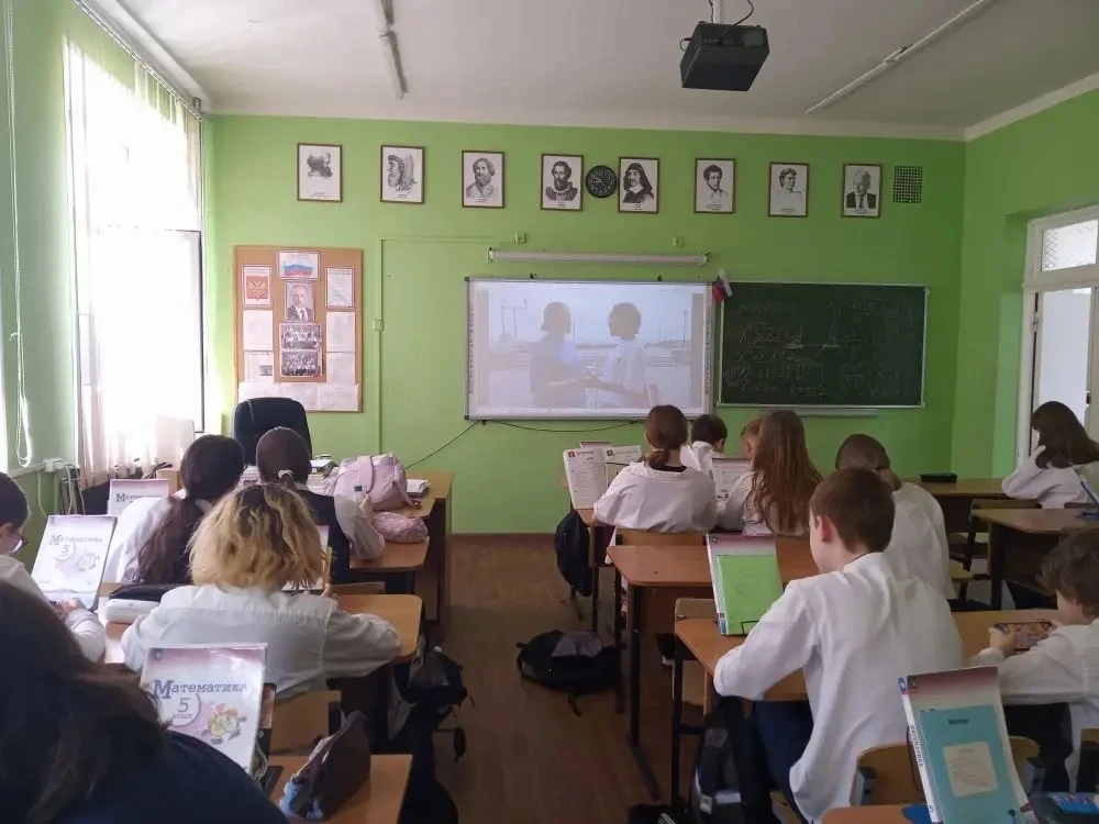 Традиционно учебная неделя началась с цикла занятий «Разговоры о важном». Тема: «Ценности, которые н