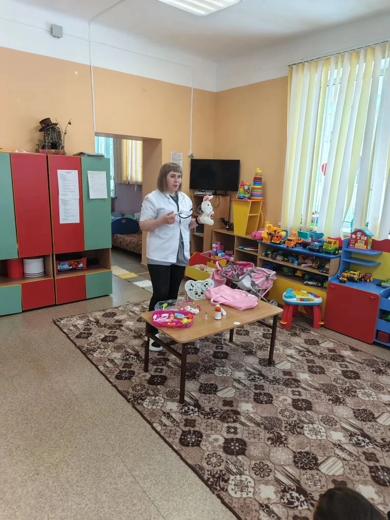 Занятия во второй младшей группе «Наш зайчонок заболел» — развивать познавательный инте...