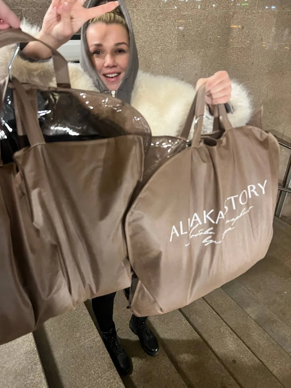 Магазин называется Alpaka story

Alpaka Story
ул. Серпуховский Вал, 20
https://yandex.ru/maps/org/al