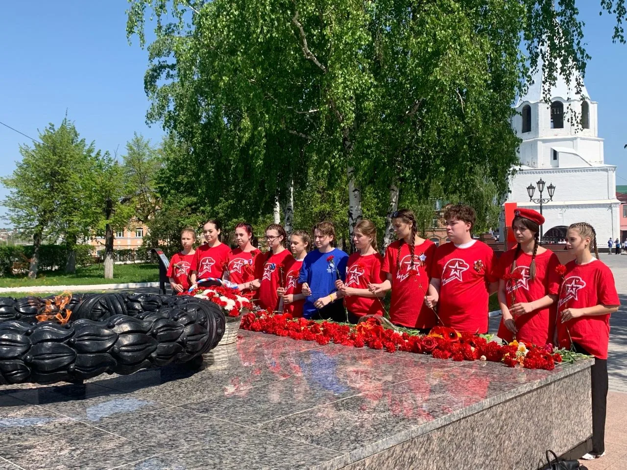 🕊️Мы помним! Мы гордимся!   🗓️8 мая для ребят военно‑патриотического клуба Юнармии «ПЛАМЯ» стал по-н