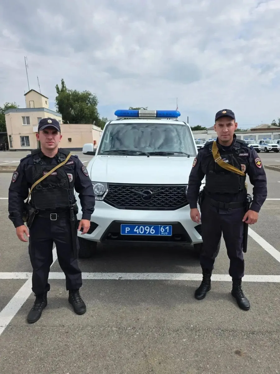 Ростовские полицейские вывели двух женщин из горящей квартиры