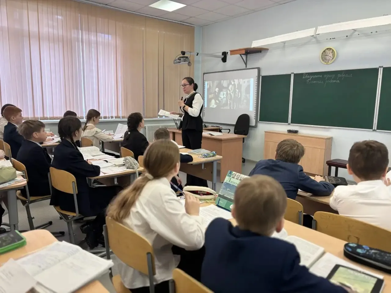 Добрый день, друзья!   Сегодня наша школа вновь распахнула двери для гостей. В рамках муниципального