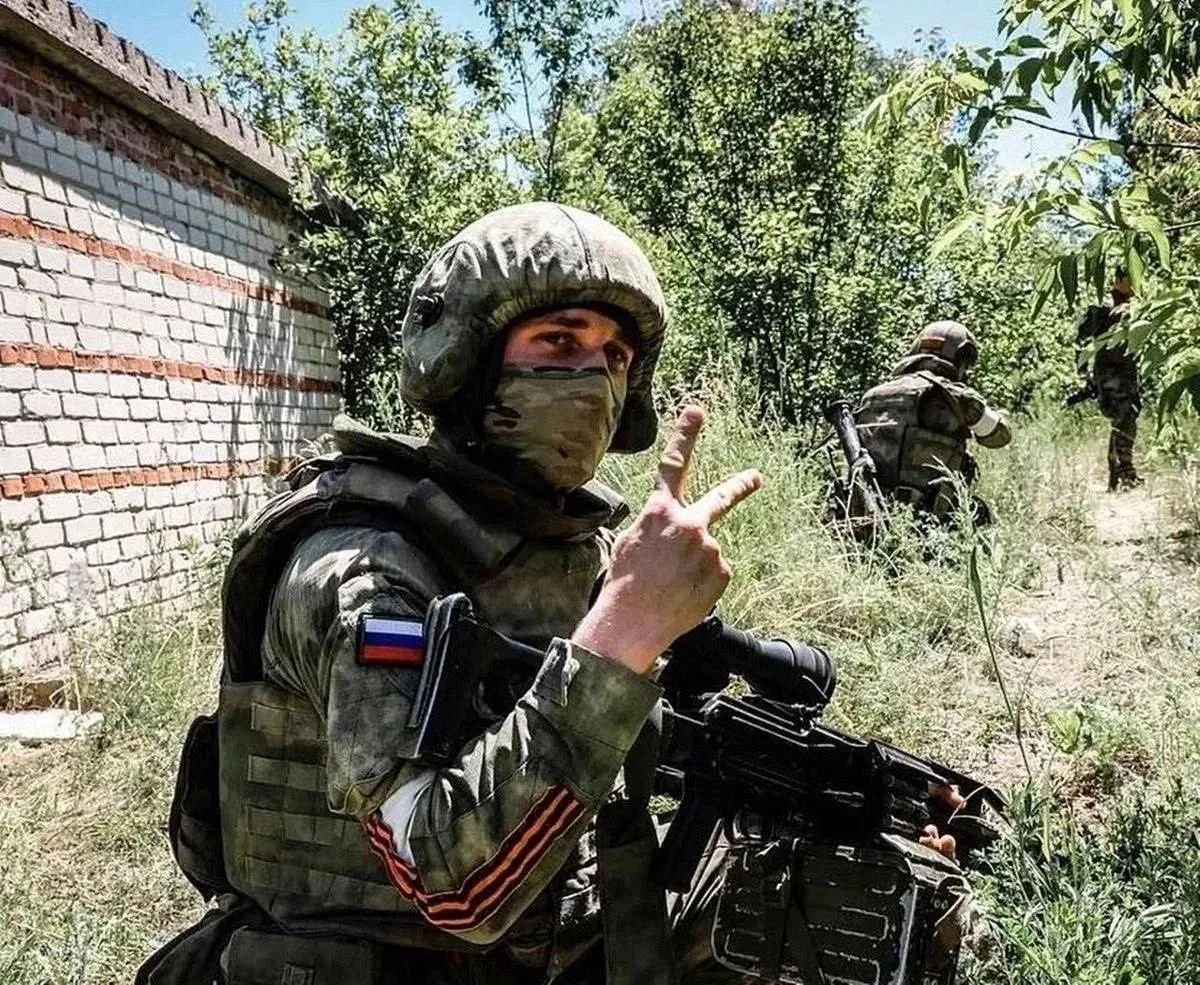 Всем отличной пятницы, друзья! 

Последний рывок пятидневки и отправляемся в выходные! 🤙🏼