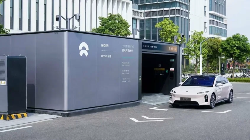 Geely и Nio вместе работают над сетью станций по быстрой замене разряженного тягового а...