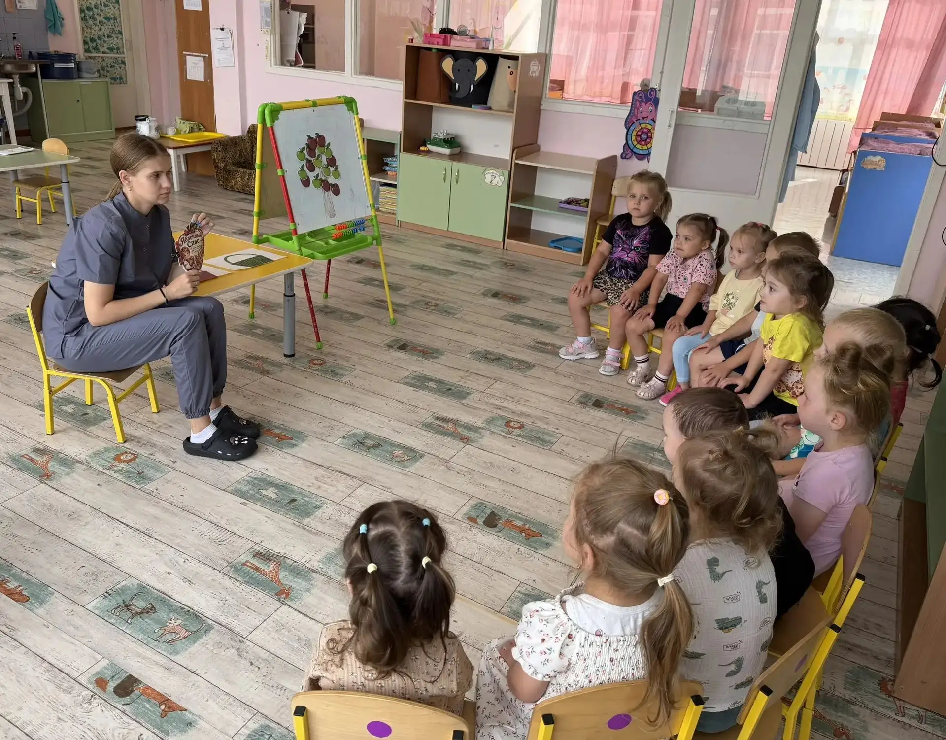 19 августа в первой младшей группе «Пчёлки» прошло тематическое занятие, посвящённое на...