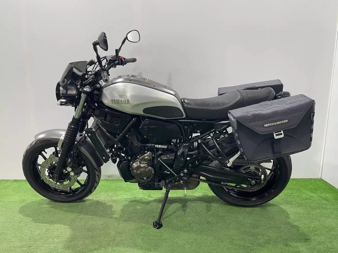 YAMAHA XSR700 в наличии во Владивостоке  Характеристики:  - 2017 год - объем 700 см3 - Аукцион AUCNE