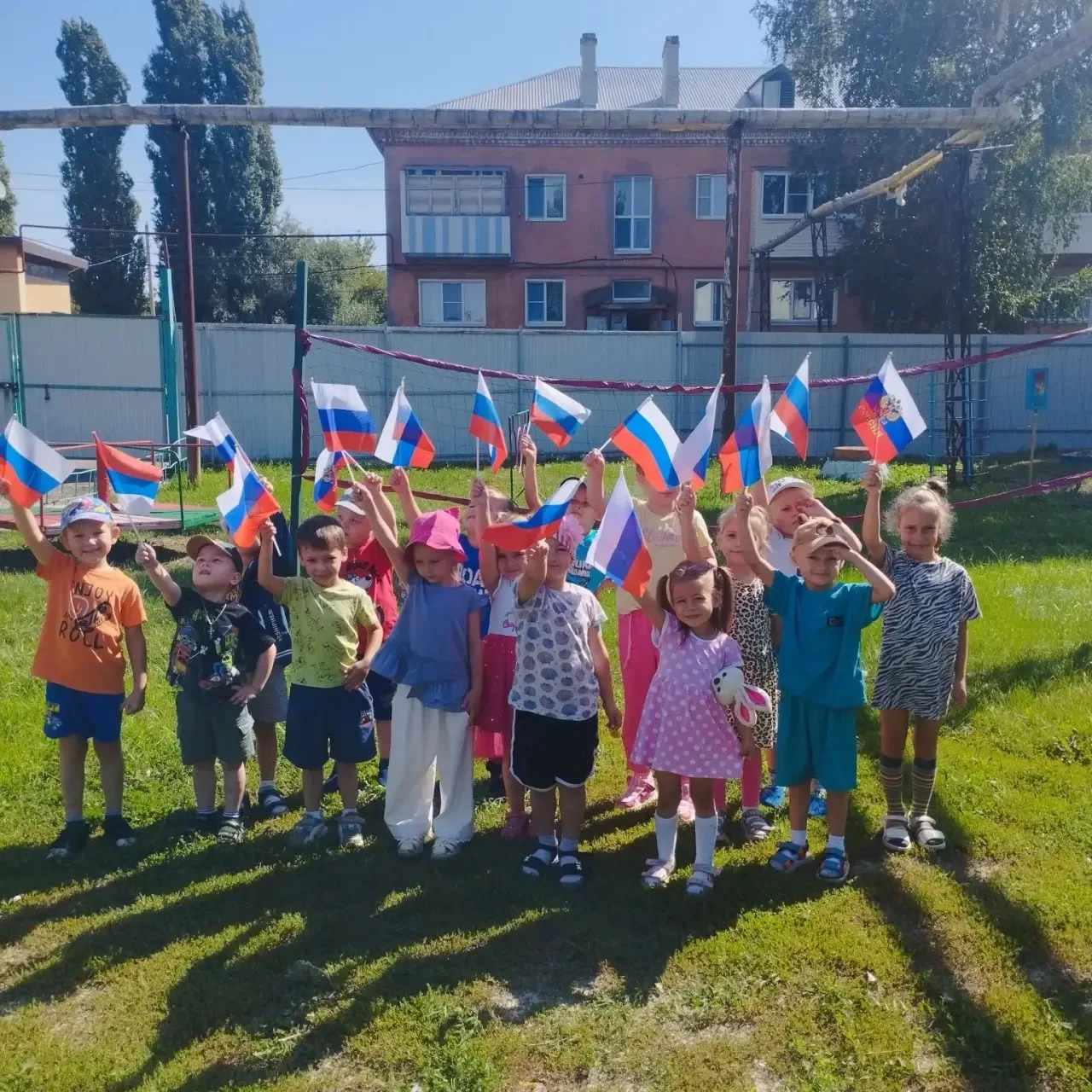 День Государственного флага Российской Федерации отмечается 22 августа. Для дошкольнико...