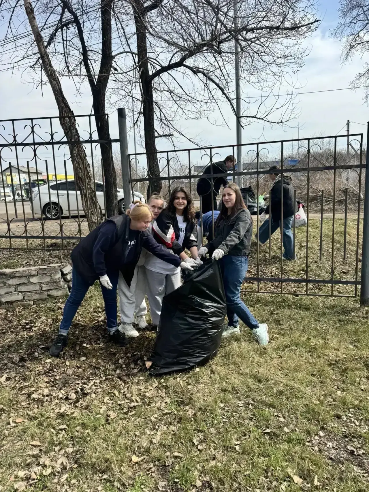 🍃Университетские субботники прошли в ПГУ им. Шолом-Алейхема  Что сделано: ✅ Территория вокруг корпус