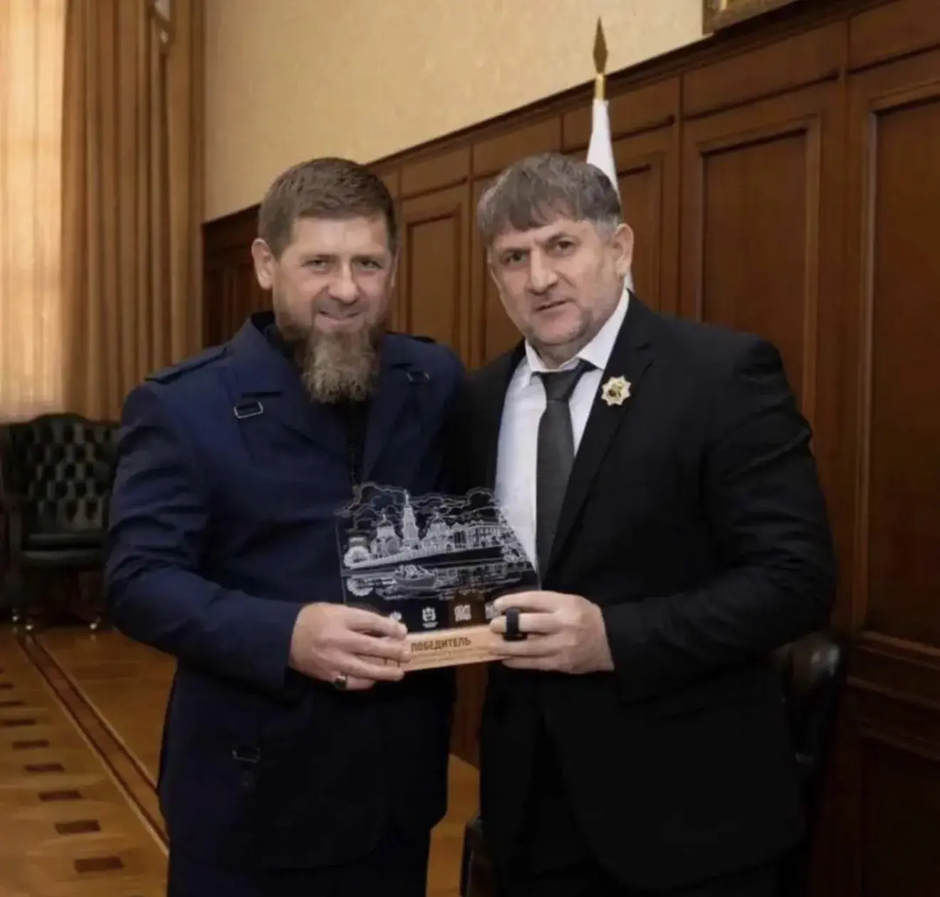 Ассаламу 1алайкум, дорогие друзья! Поздравляю с днём рождения главу администрации Гудер...
