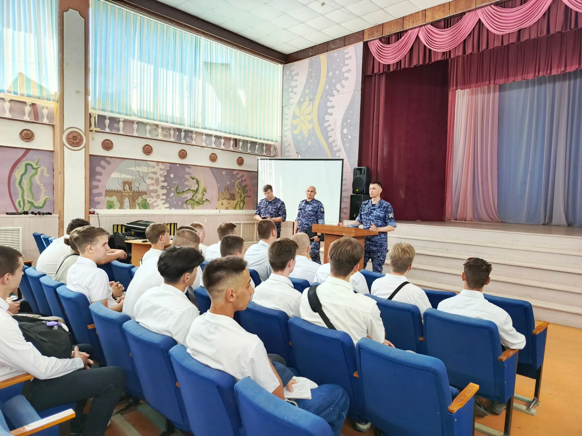 🌀Защита дипломов и демонстрационные экзамены позади.....!!! В недалёком прошлом остались и минуты в