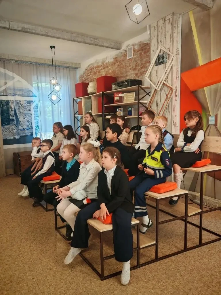 📚 Обучающиеся 2А класса посетили мероприятие в районной библиотеке, посвящённое Дню за...