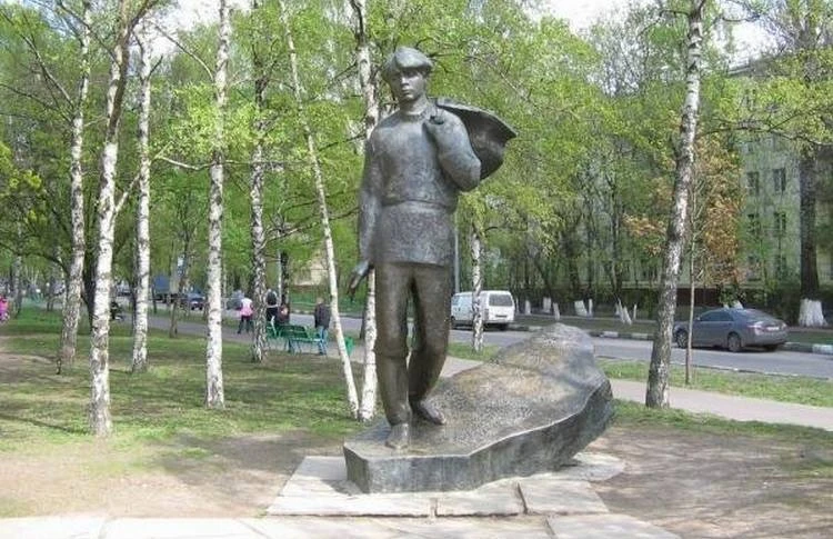 📚 В Кузьминках отметили день рождения Сергея Есенина