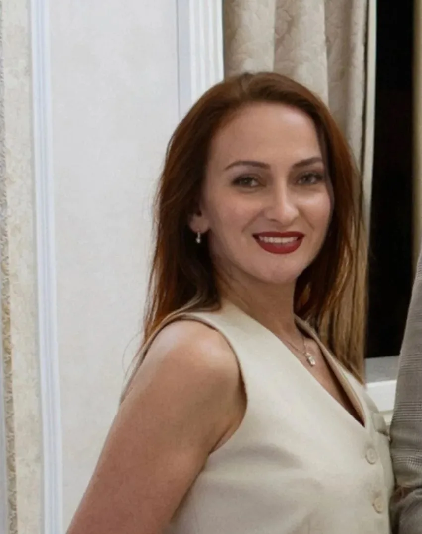 Знакомьтесь, наш специалист в корпусе 1🎖️
Мы рады представить вам энергичного, опытного музыкальног