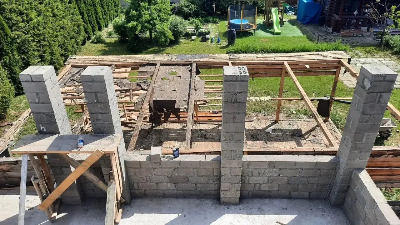 В Чехове (дом из арболита) приступили к возведению второго этажа👍