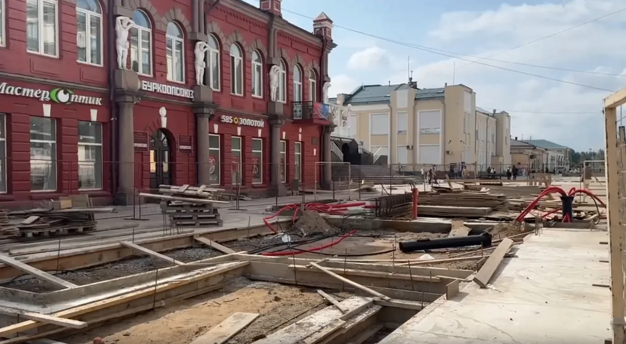 ⛲️ На Арбате устанавливают фонтанное оборудование

💬 На главной пешеходной улице Улан-Удэ продолжае
