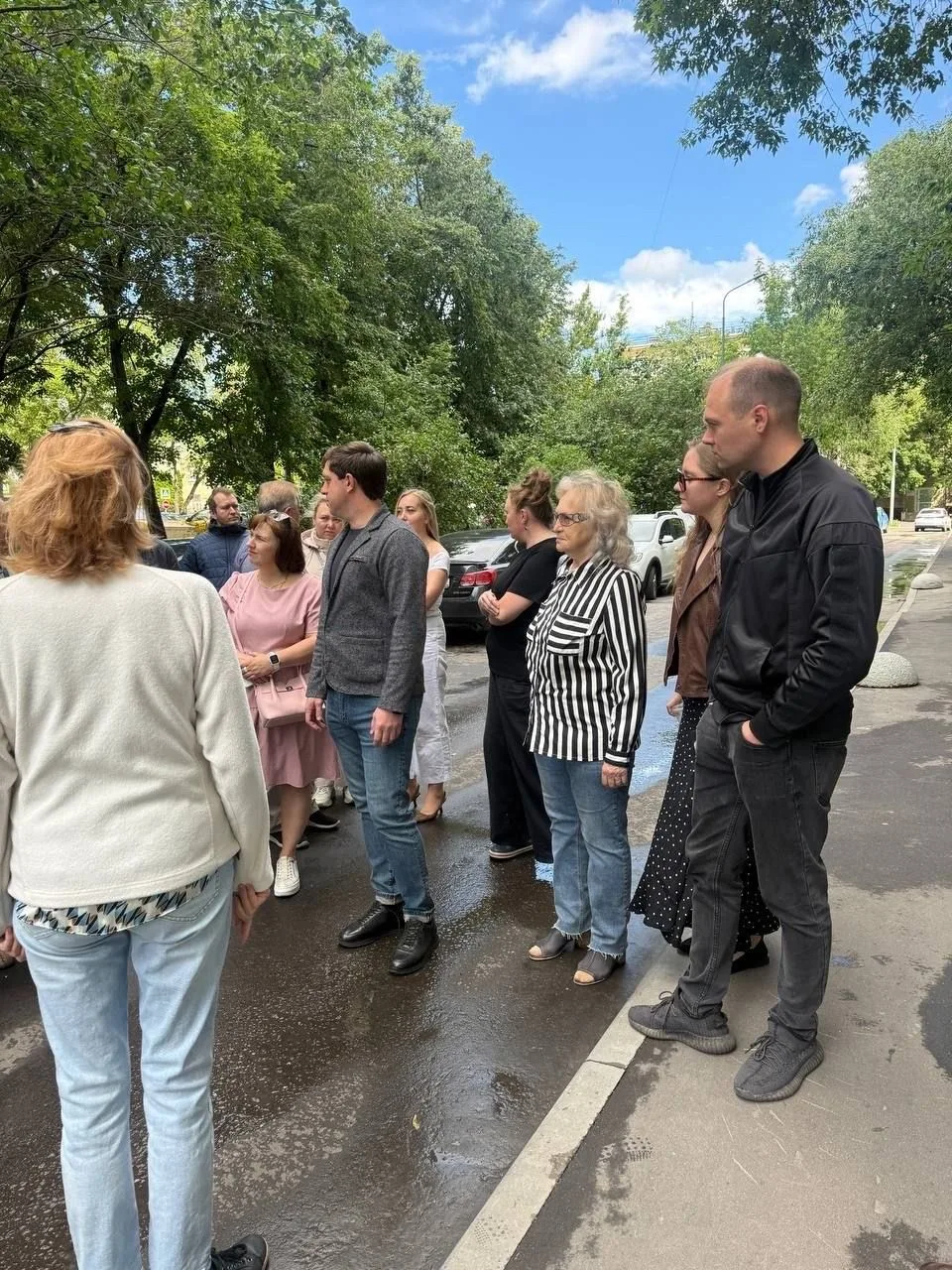 Обход территории района ✍️

💬 Сегодня, 20 июня, глава управы Савеловского района Гусаинов Артур Але