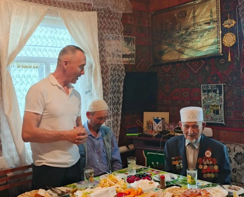 В эти дни своё 95-летие отмечает ветеран труда, аксакал села Ургаза — Хайривара Фахразович Гумеров.
