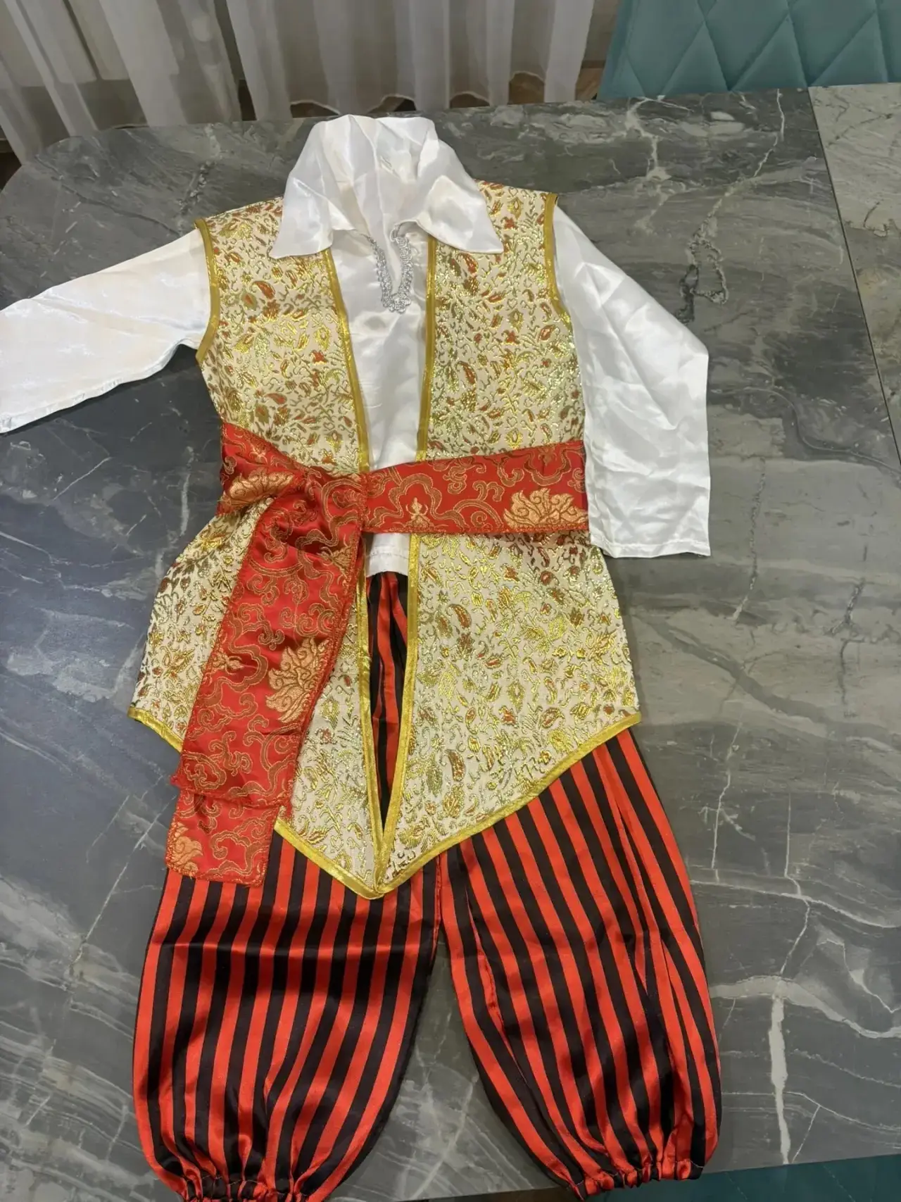 Костюм пирата новогодний на 3 года. Авиастроительный район, тел: 89276761802