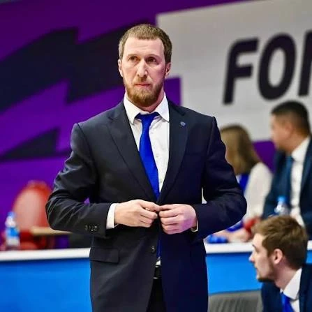 Приморские СМИ сообщают, что на гидроцикле разбился насмерть главный тренер ПБК «Динамо» Эдуард Санд