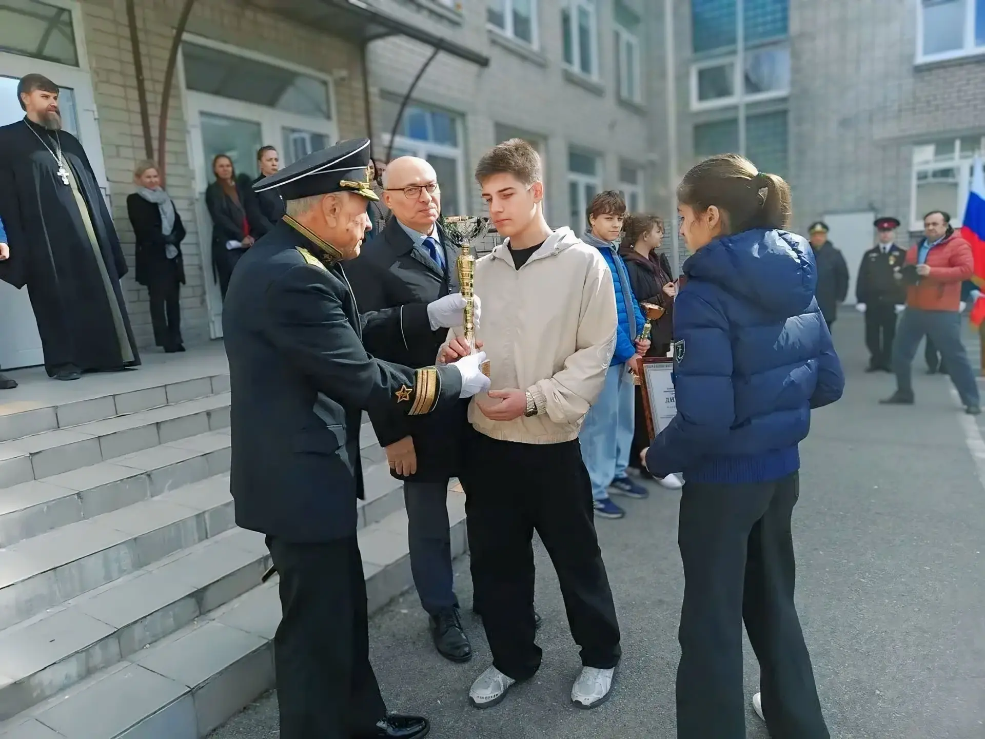 Во вторник, 31 марта, в МАОУ СОШ №24 им. С.В. Чебнева состоялась торжественная церемония награждения