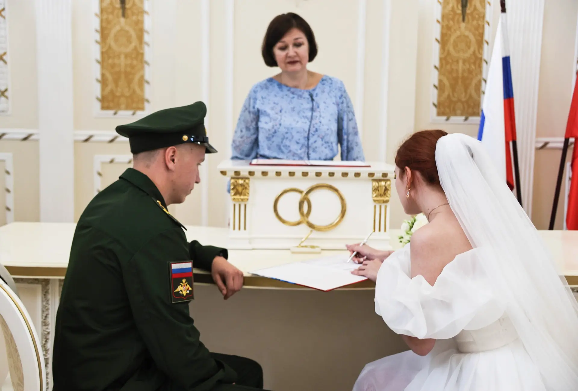 Сегодня в Раменском ЗАГСе состоялось по-настоящему трогательное событие – бракосочетани...
