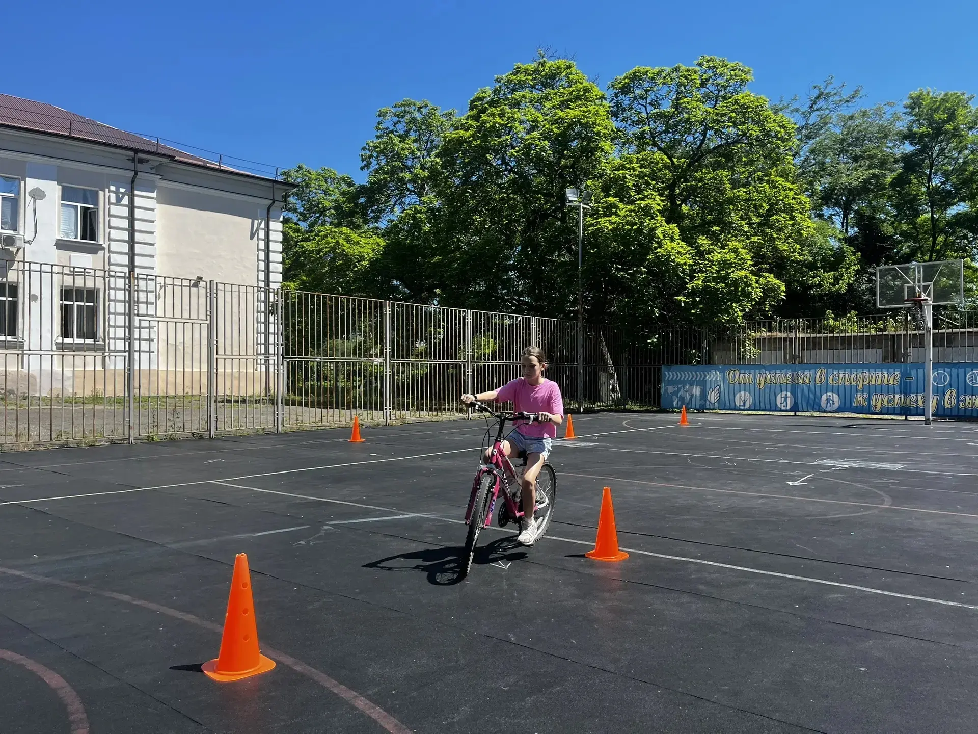 🚴‍♂️ ВЕЛО-БУМ в лагере! 🚴‍♀️

Сегодня у нас было жарко! 🔥 Вожатые и ребята из каждого отряда собр