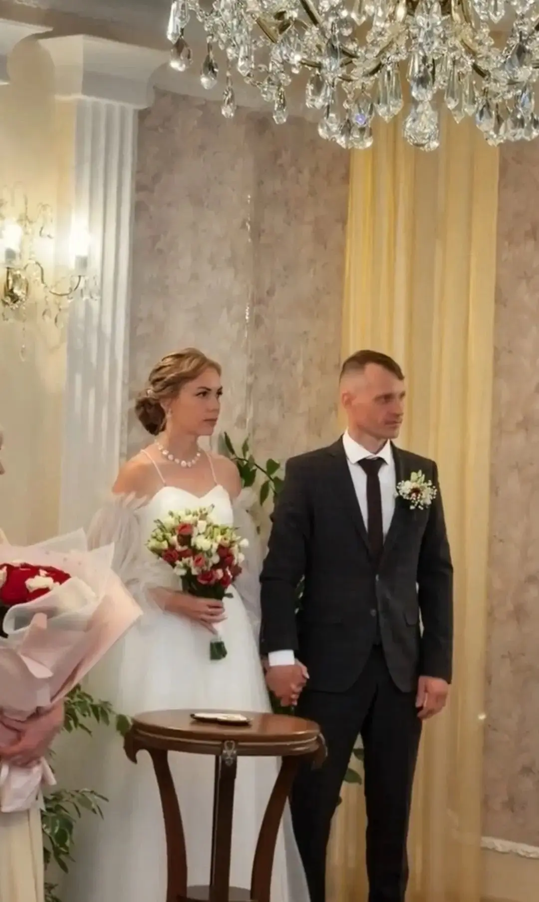 Дорогая Наталья Олеговна!
От всего сердца наш дружный и сплоченный коллектив поздравляет Вас с этим 