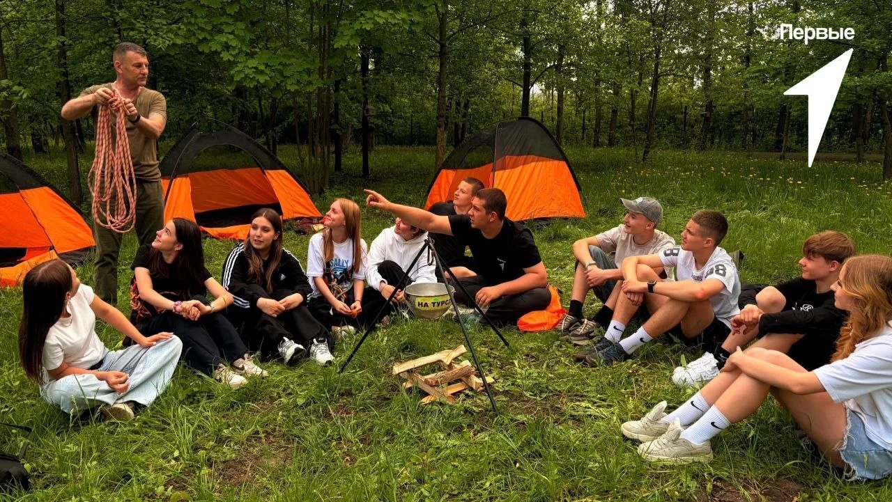 🏕 Активисты Движения Первых вместе со специалистами и Игорем Шаровым, заместителем директора Станции